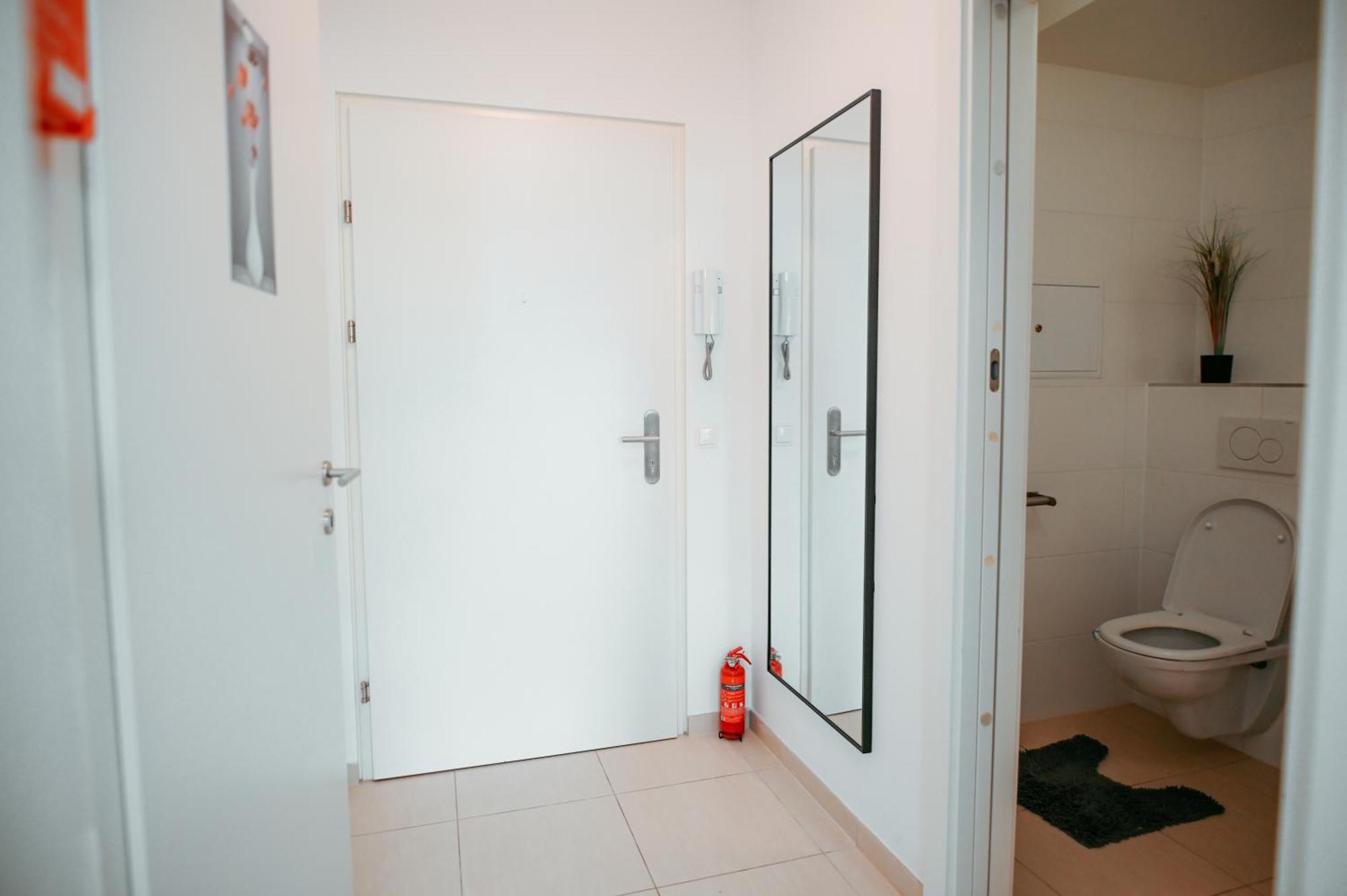 Danube Island Apartment 3 Відень Екстер'єр фото